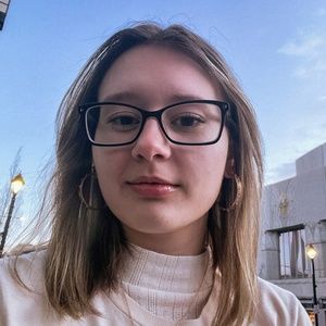 Meet your Posher, Olivia